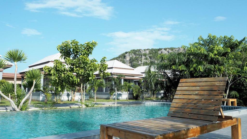Kp Mountain Beach Pranburi Kültér fotó